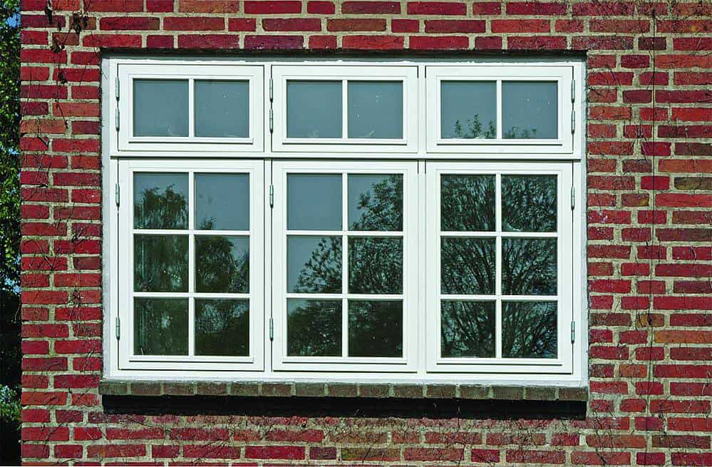 Flot designet vindue i gammel stil
